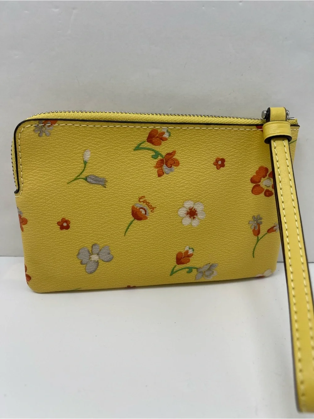 Coach Corner Zip Wristlet With Mystical Floral Print C8701
NWT - Picture 16 of 16
